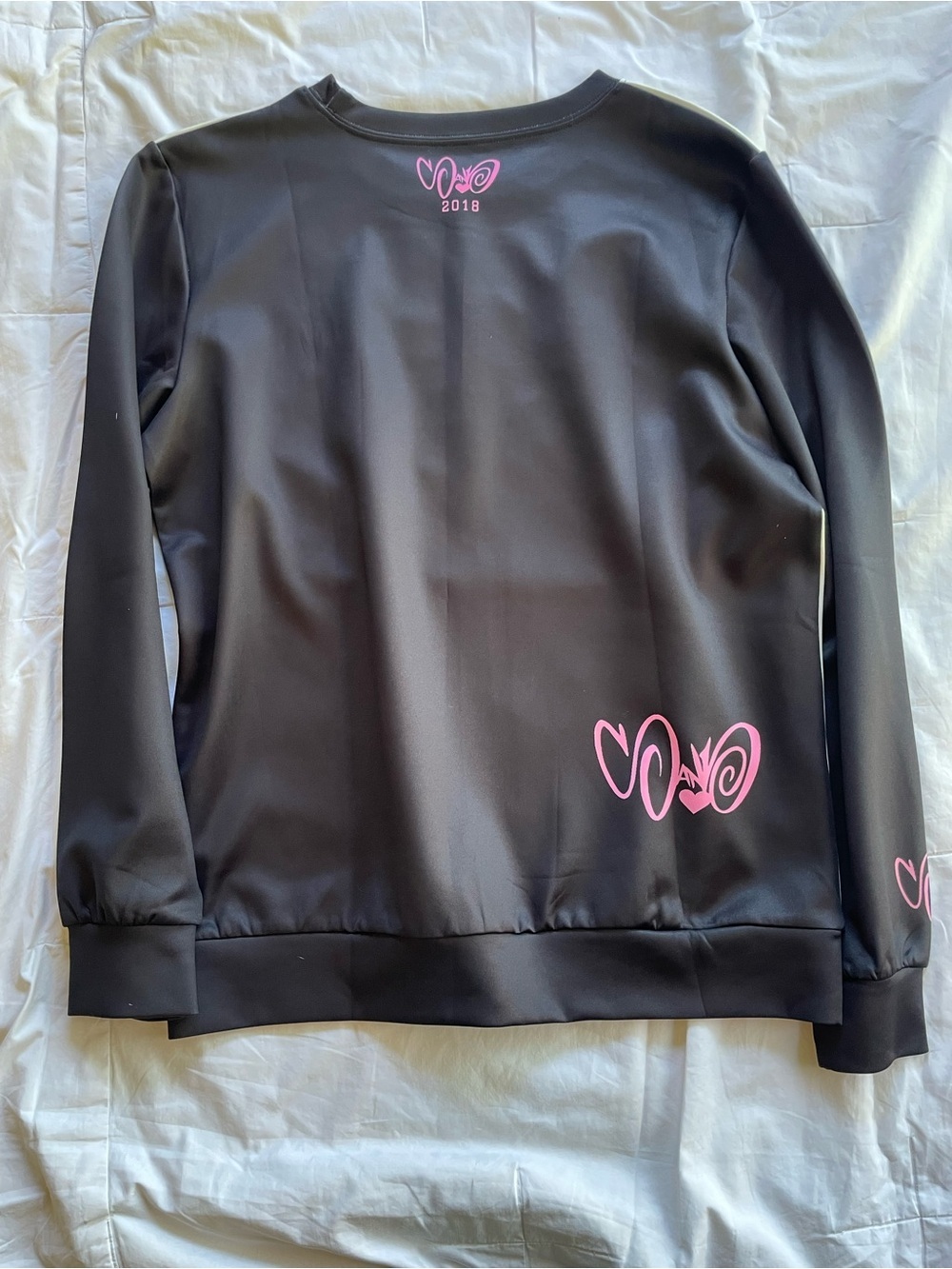 Sandoner Graphic Crewneck Top with Black Sleeves - Love is Size small/medium - Picture 5 of 5